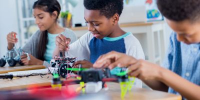 Online robotics for teens